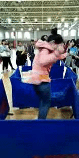 67d69b8a3d560a65939af13a30a1ec4c.gif